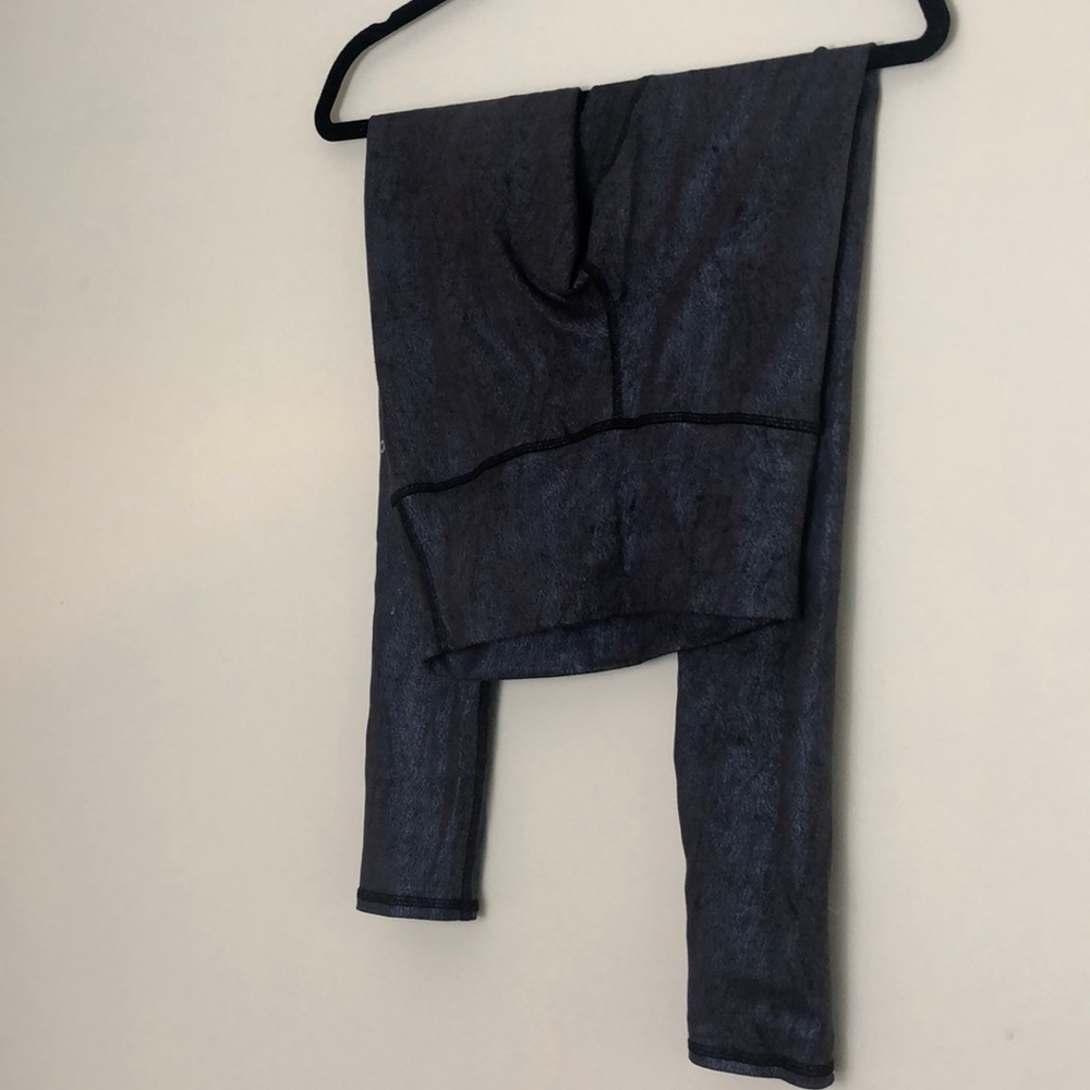 Perfect condition alo yoga leggings - barely worn